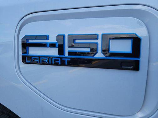 2025 Ford F-150 Lightning LARIAT