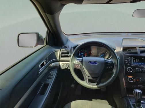 RUBY RED METALLIC TINTED CC 2018 Ford Explorer XLT