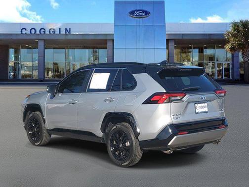 2023 Toyota RAV4 Hybrid SE