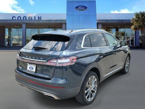 2022 Lincoln Nautilus Reserve