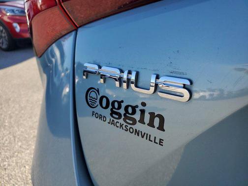 2021 Toyota Prius L