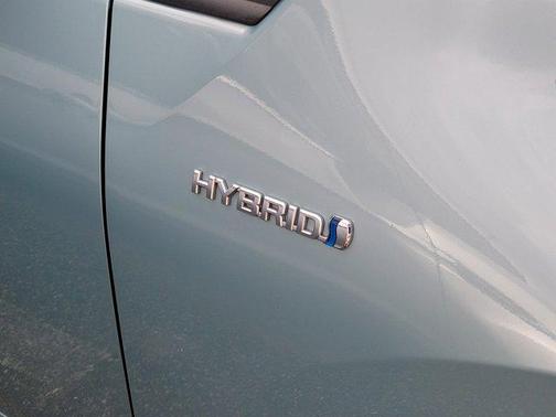 2021 Toyota Prius L