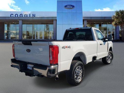 2025 Ford F-350 XLT