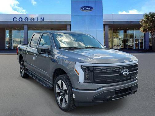 2025 Ford F-150 Lightning Platinum