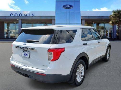 2021 Ford Explorer Base