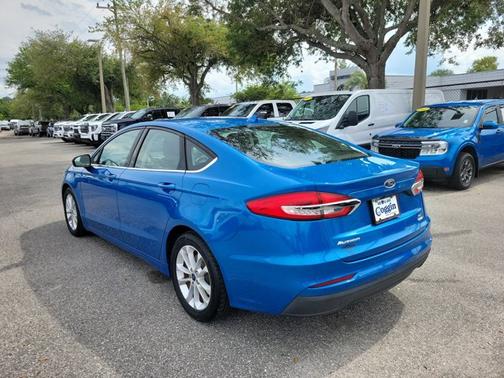 VELOCITY BLUE 2020 Ford Fusion SE