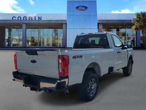 2025 Ford F-350 XLT