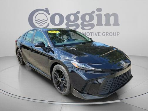 Midnight Black Metallic 2025 Toyota Camry SE