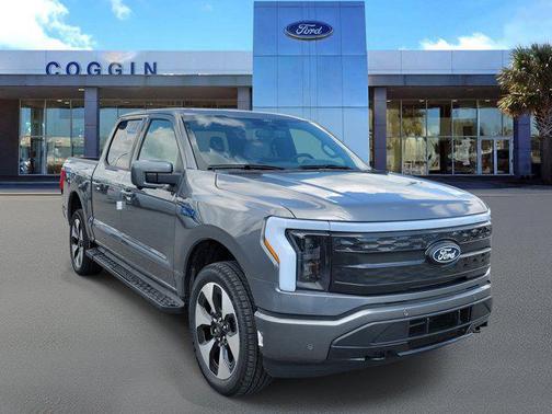 2025 Ford F-150 Lightning Platinum