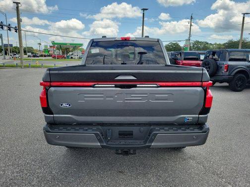 2025 Ford F-150 Lightning Platinum