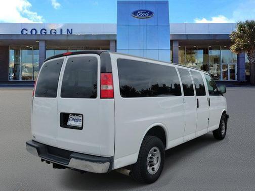 2017 Chevrolet Express 3500 LT