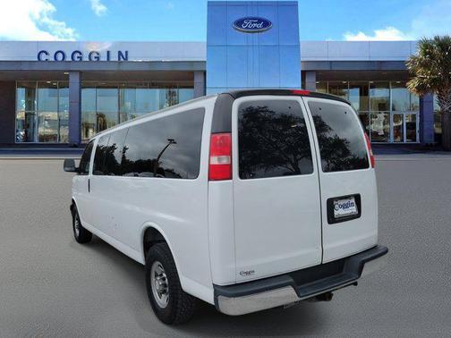 2017 Chevrolet Express 3500 LT