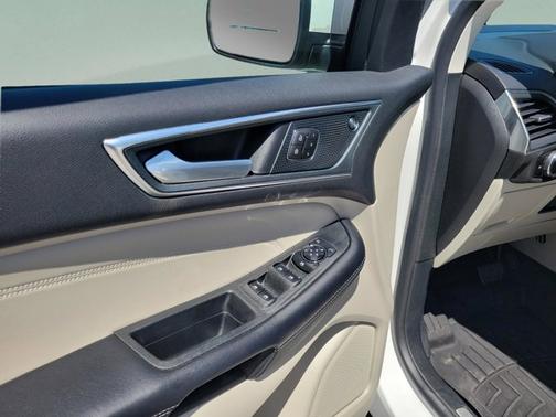 STAR WHITE 2024 Ford Edge TITANIUM