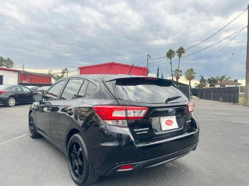 Crystal Black Silica 2019 Subaru Impreza 2.0i
