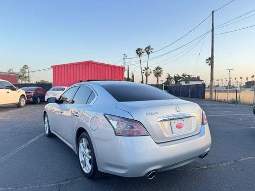 Brilliant Silver 2013 Nissan Maxima SV