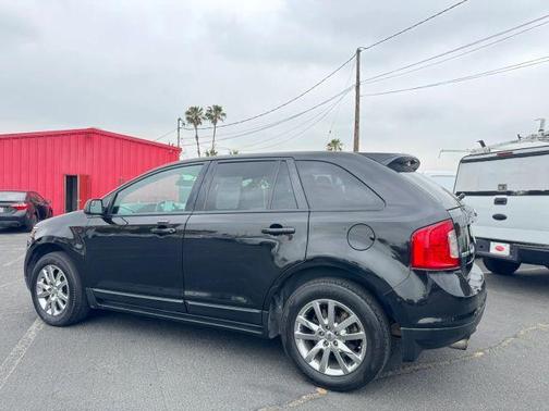 Black 2013 Ford Edge SEL