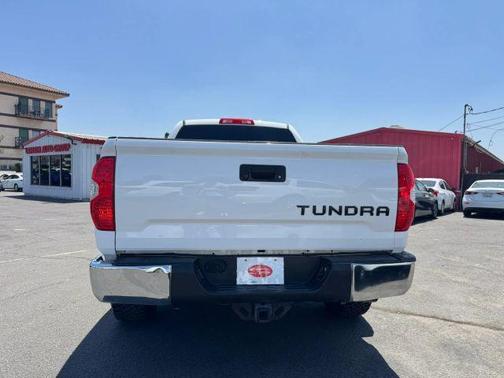 White 2015 Toyota Tundra SR5