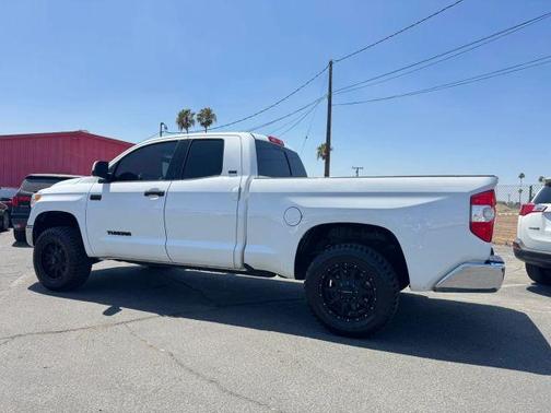 White 2015 Toyota Tundra SR5