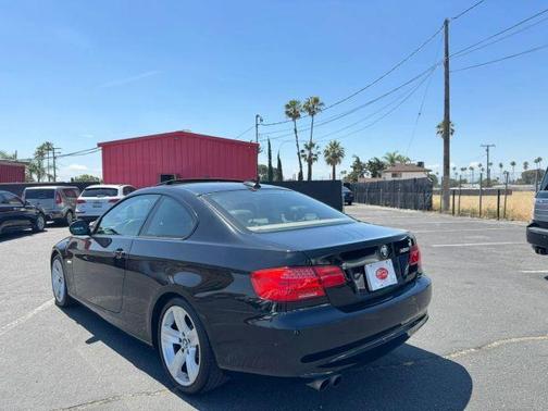 Black 2011 BMW 328 i