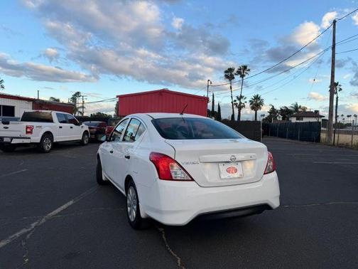 Cloud White 2016 Nissan Versa 1.6 S