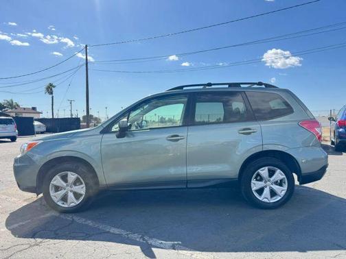Jasmine Green Metallic 2016 Subaru Forester 2.5i Premium