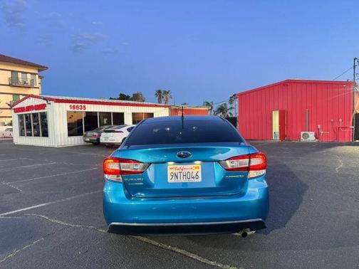 Blue 2018 Subaru Impreza 2.0i