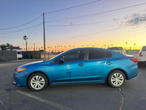 Blue 2018 Subaru Impreza 2.0i