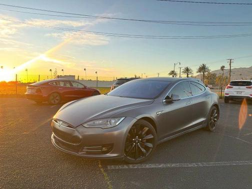 Gray 2014 Tesla Model S Base