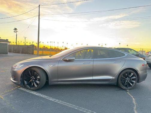 Gray 2014 Tesla Model S Base