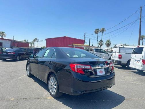 Black 2013 Toyota Camry Hybrid XLE