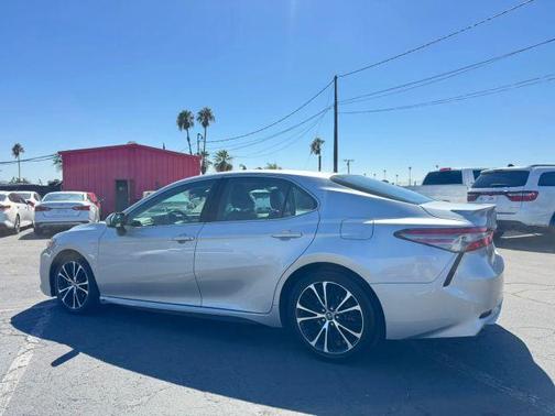 2018 Toyota Camry Hybrid SE