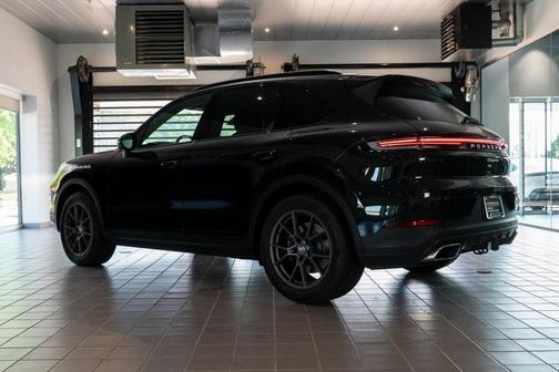 2025 Porsche Cayenne Base