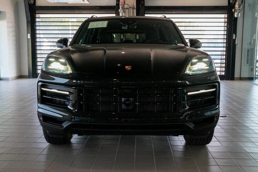 2025 Porsche Cayenne Base