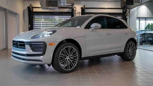 2025 Porsche Macan Base