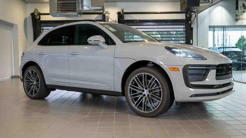 2025 Porsche Macan Base
