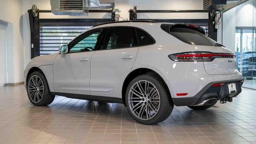 2025 Porsche Macan Base