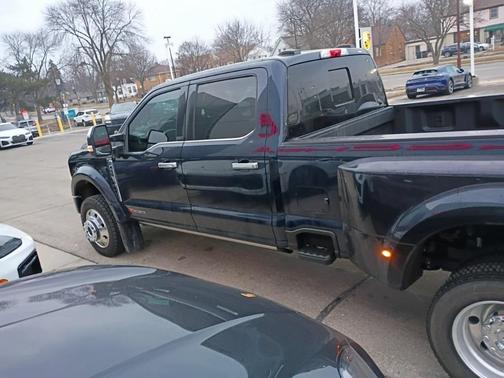 2025 Ford F-450 Platinum