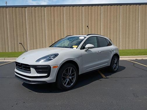 Chalk 2025 Porsche Macan