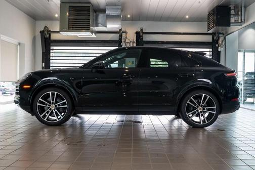 2025 Porsche Cayenne AWD