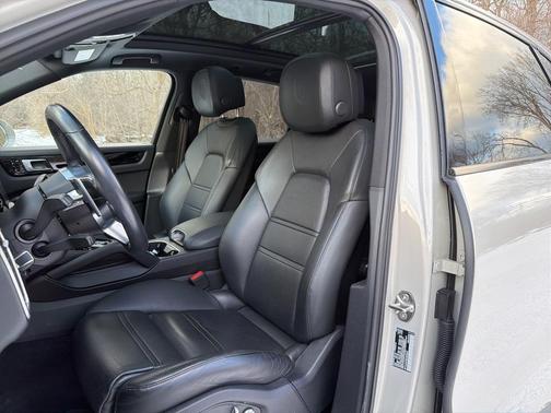 2020 Porsche Cayenne Base