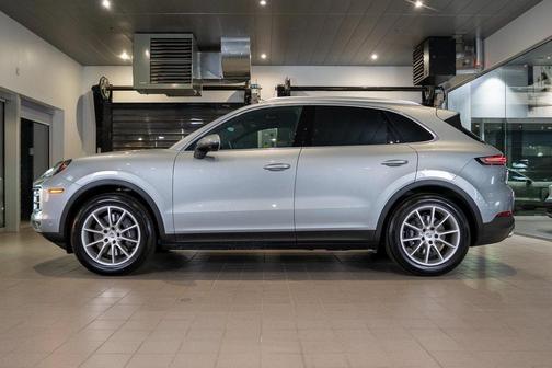 2025 Porsche Cayenne Base