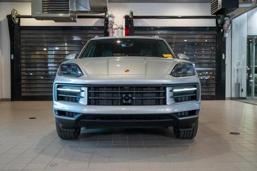 2025 Porsche Cayenne Base