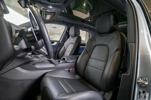 2025 Porsche Cayenne Base