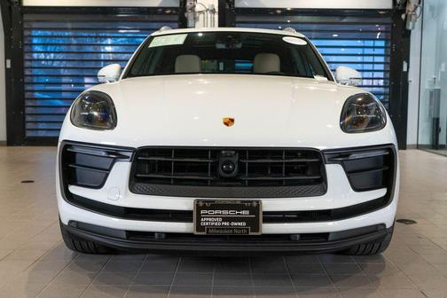 White 2023 Porsche Macan