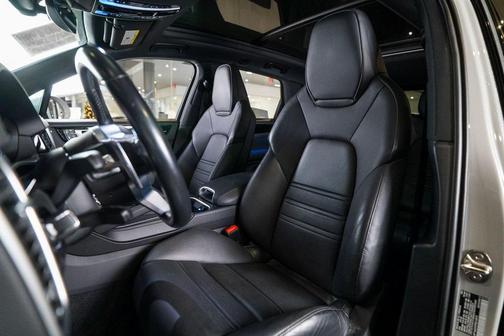 2023 Porsche Cayenne 