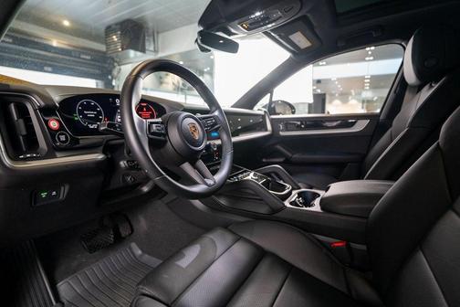 2024 Porsche Cayenne Base