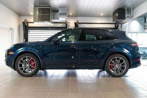 Blue Metallic 2025 Porsche Cayenne S