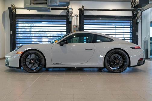 2025 Porsche 911 Carrera GTS