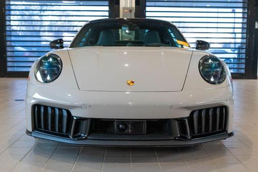 2025 Porsche 911 Carrera GTS
