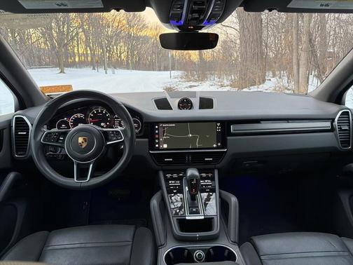 2023 Porsche Cayenne Platinum Edition